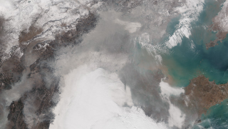 Illustration for article titled Here's What That Choking Blanket of Smog Over China Looks Like From Space
